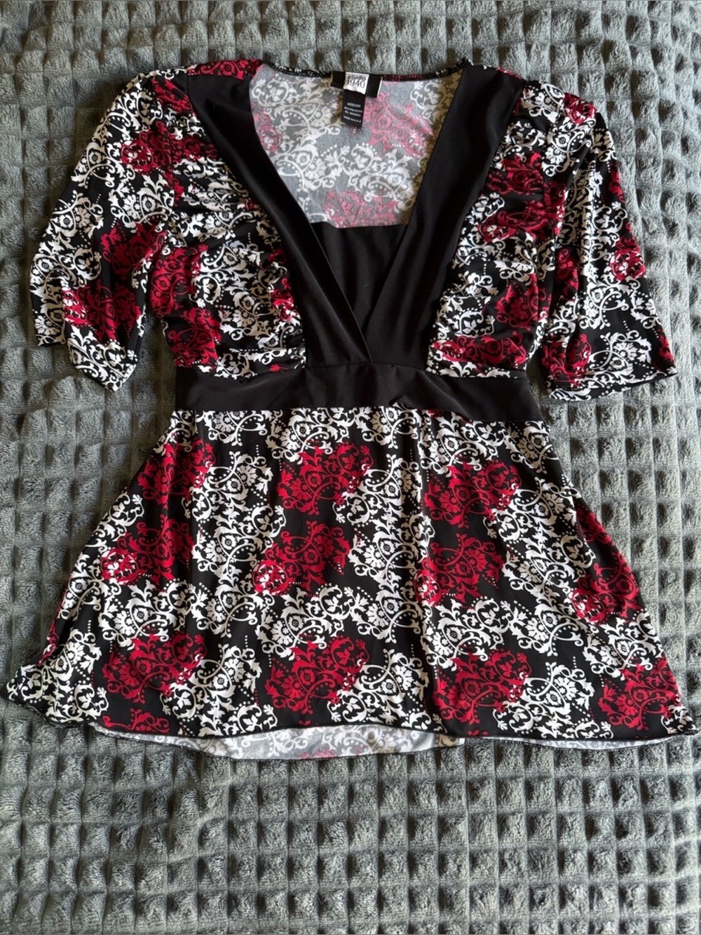 ❤️2/$20 Studio 1940 Black Gray Pink Floral Tunic Work Business casual Wear